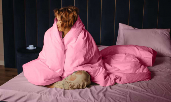 Раз в неделю или две – это ошибка: как часто нужно менять постельное белье